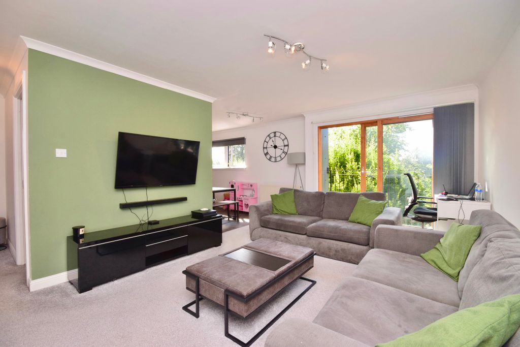 Property photo 2 of 33