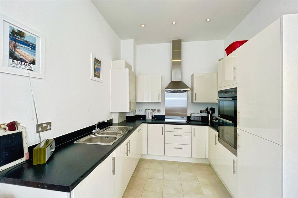 Property photo 3 of 15 Picture No. 08