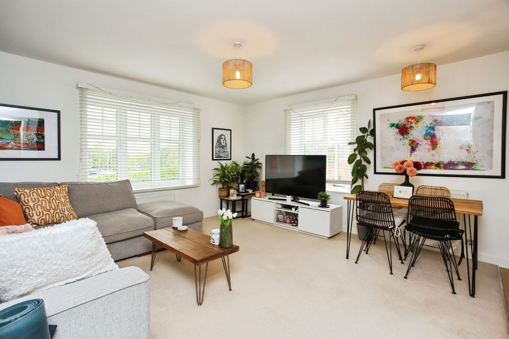 Property photo 2 of 17 Pbox-Img.Jpg