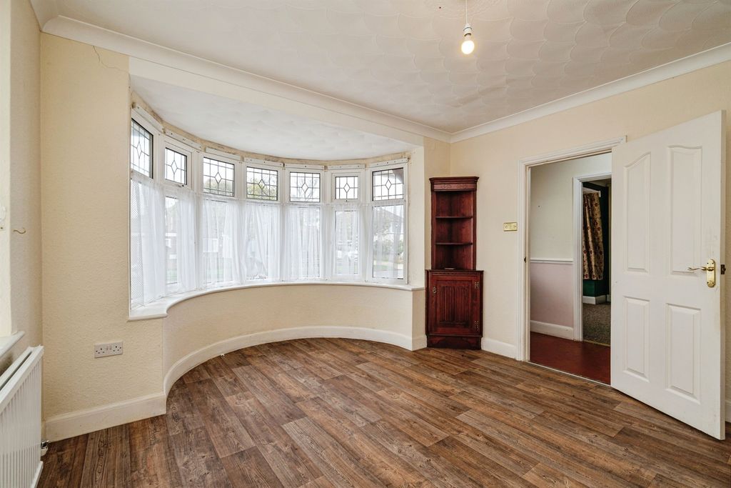 Property photo 3 of 15