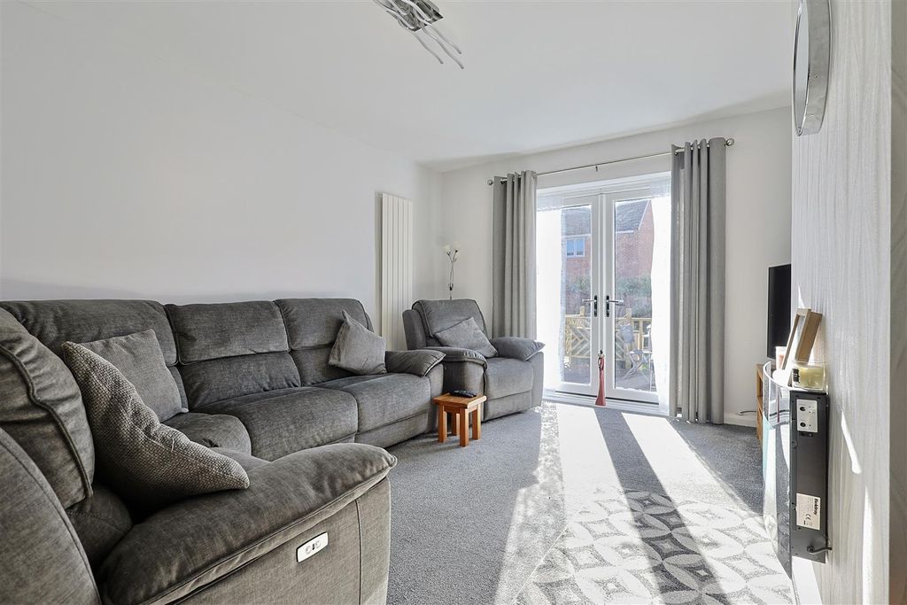 Property photo 3 of 20 Dd0A37Fc-Dde5-4563-Ae5A-1F628070F8Ab_1_201_A.Jpeg