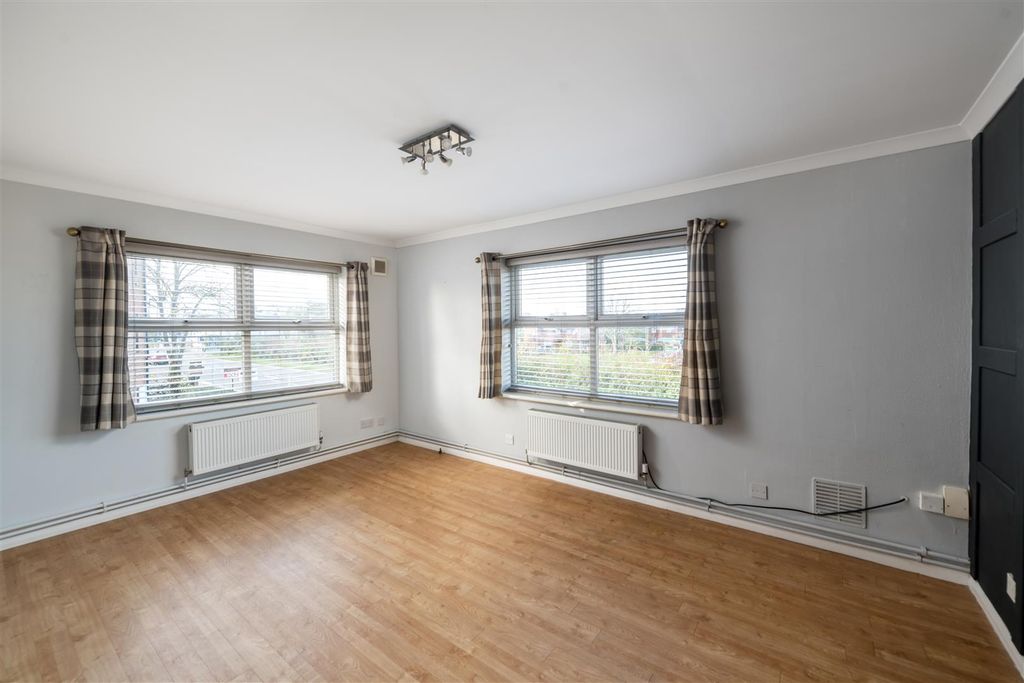 Property photo 2 of 8 22 Lumley Court Internals4.Jpg