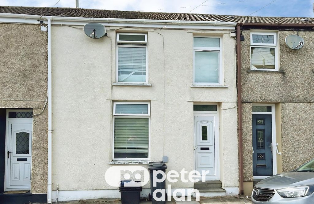 2 bed terraced house to rentChurch Street, Merthyr Tydfil CF47
