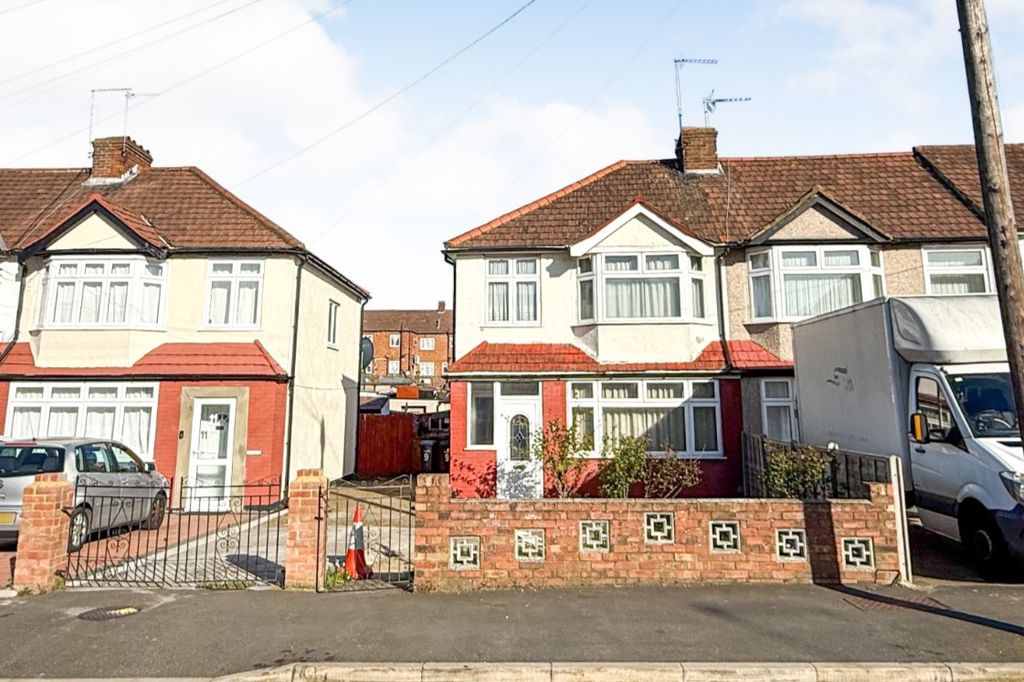 Property photo 1 of 1 9 Orchardleigh Avenue, Enfield, En3 5Bg
