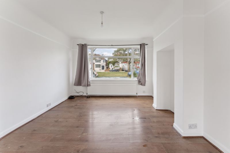 Property photo 3 of 17 Photo 6