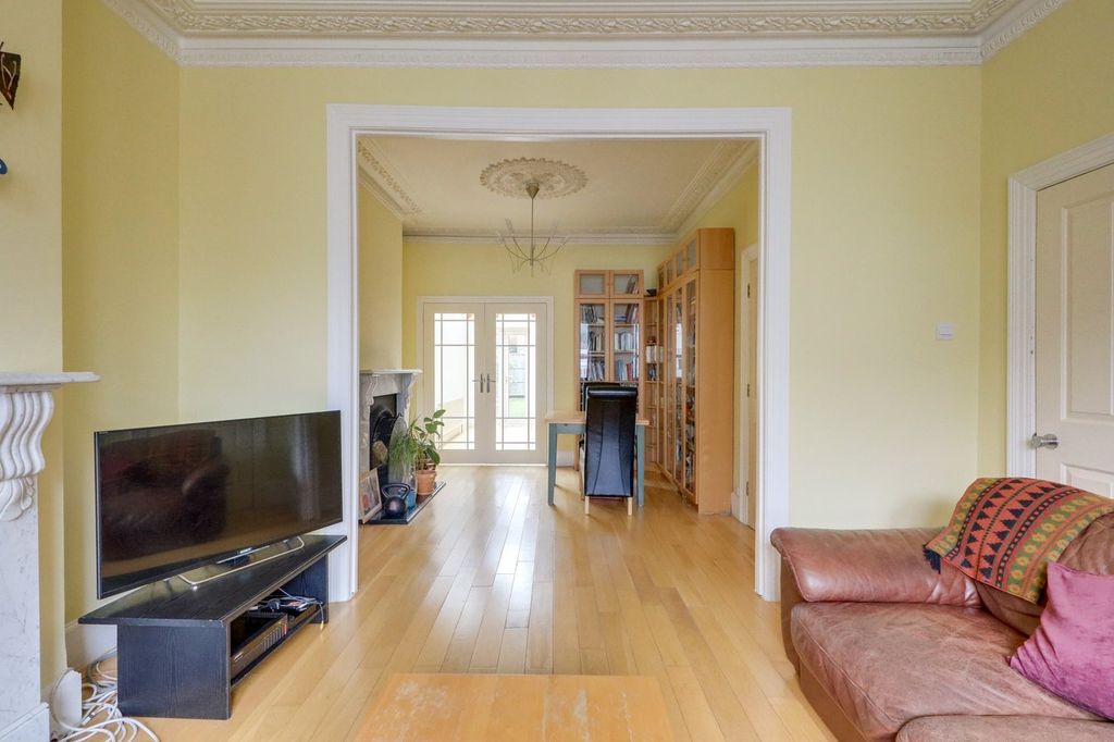 Property photo 3 of 14