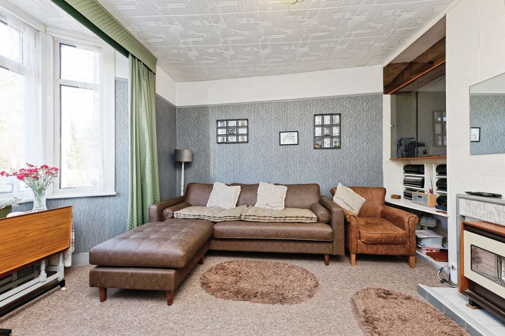 Property photo 2 of 17 Pbox-Img.Jpg