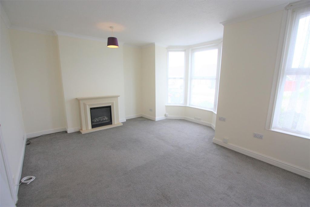 Property photo 2 of 7 57A Church Street Lounge