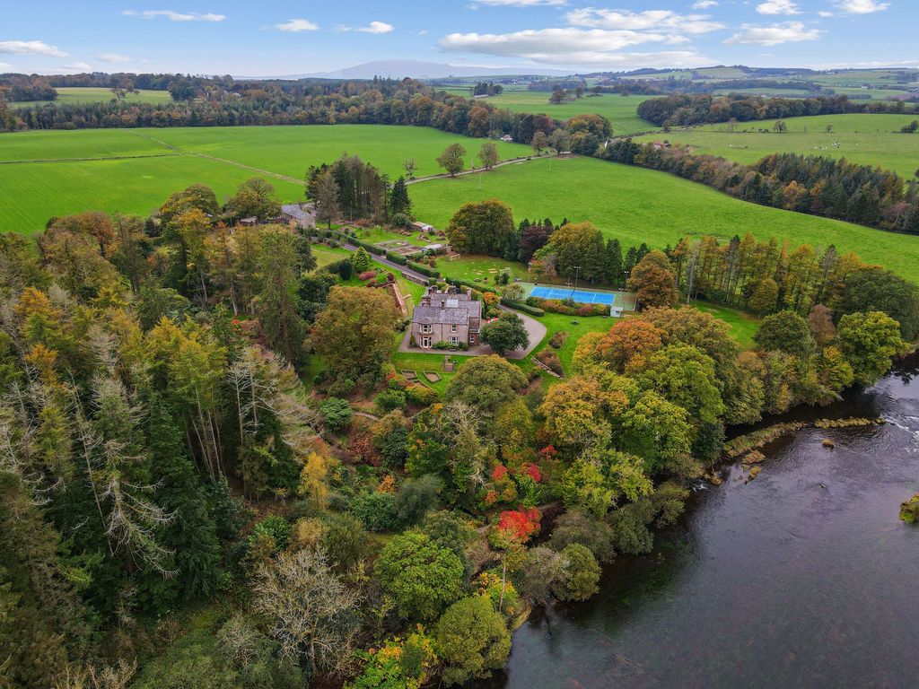 Property photo 1 of 71