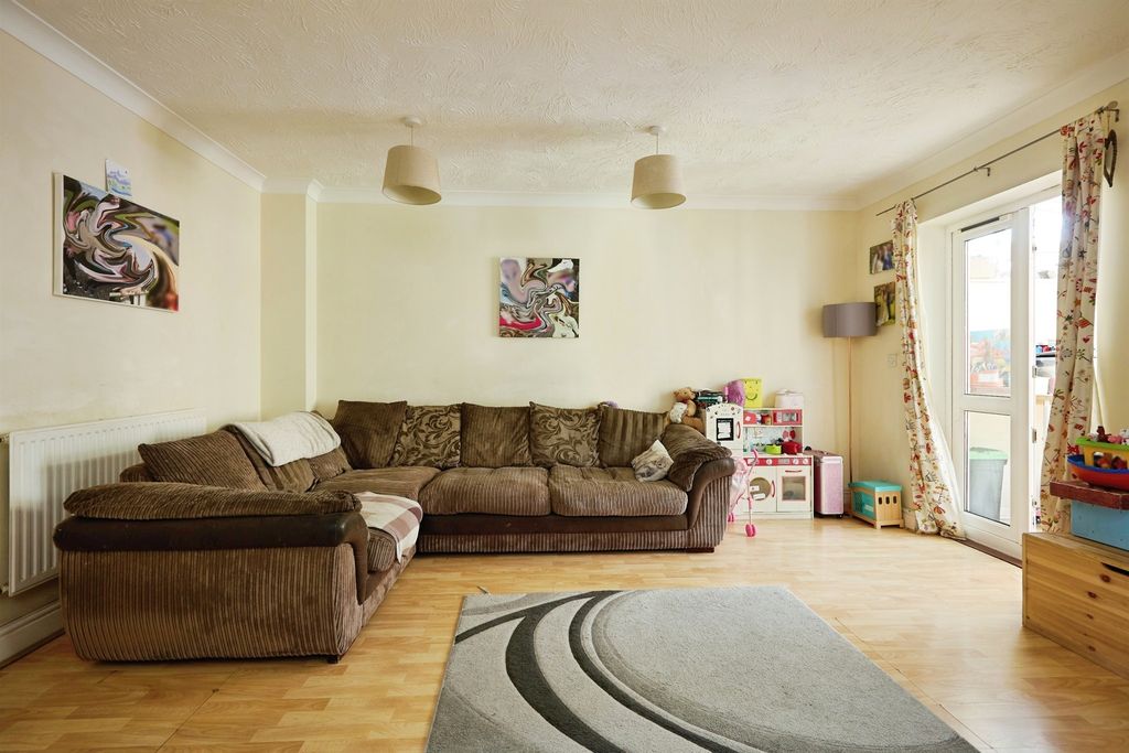 Property photo 3 of 17
