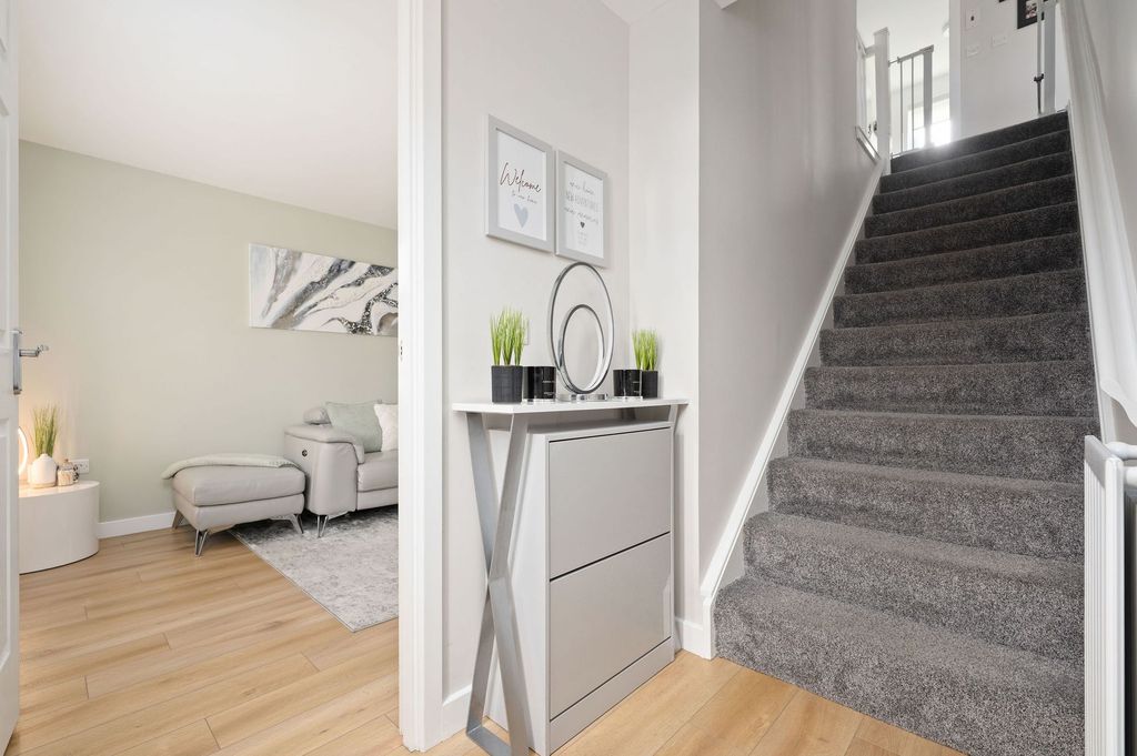 Property photo 3 of 36