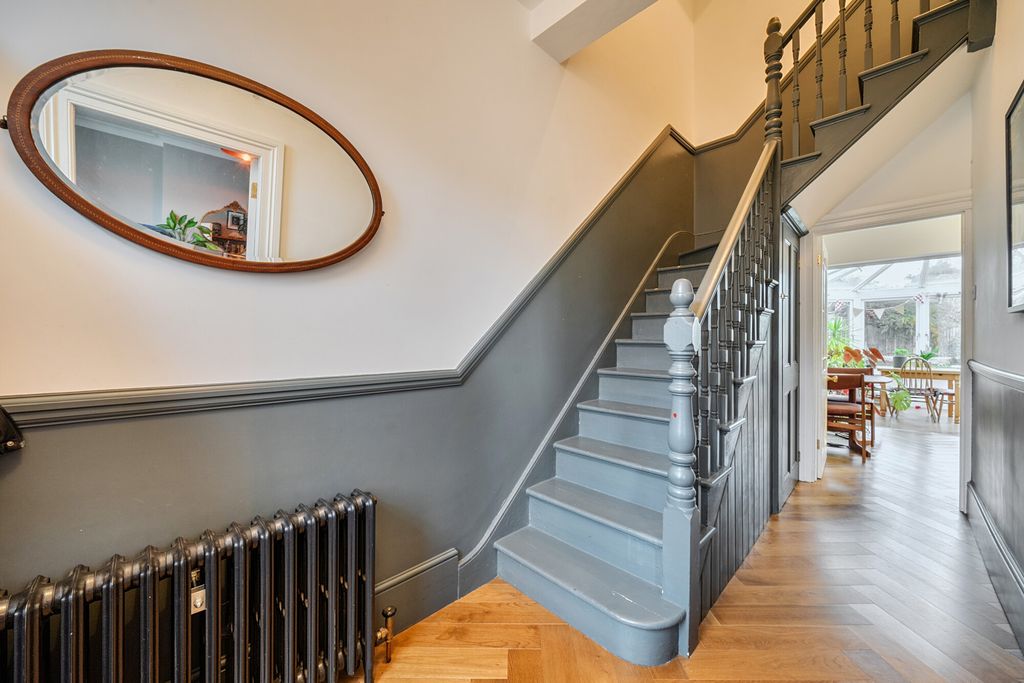 Property photo 3 of 24 Entrance Hall