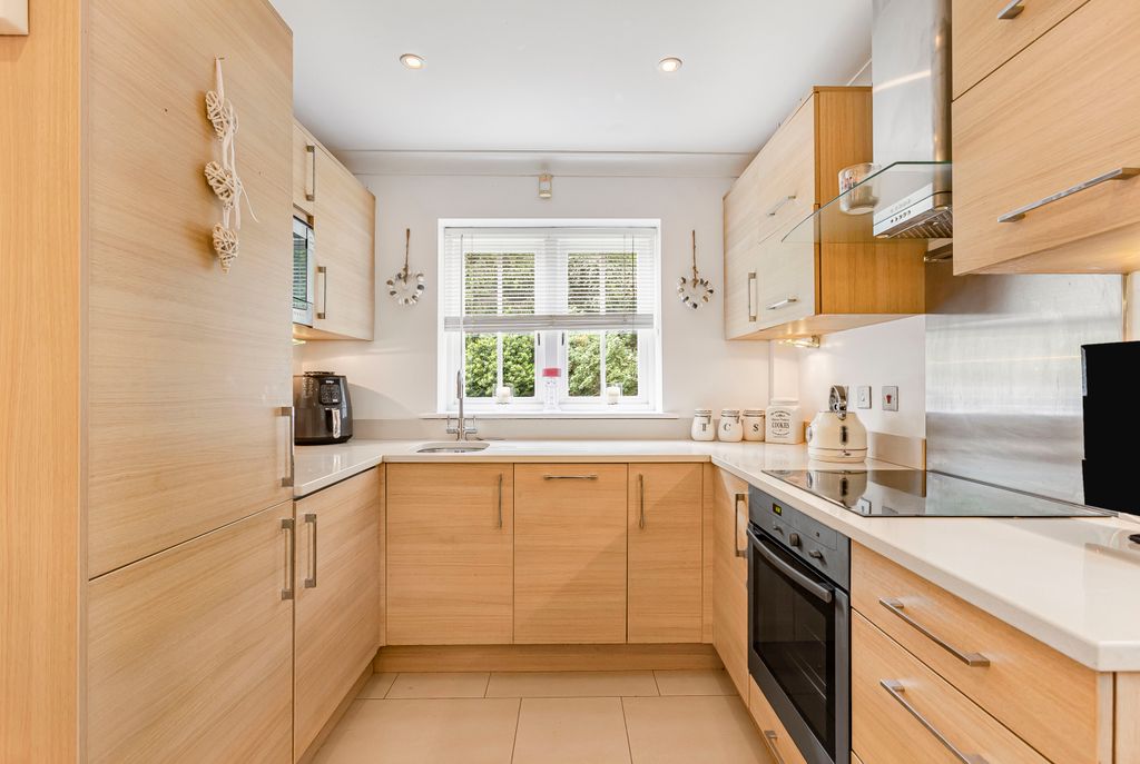 Property photo 3 of 17 Kitchen/Diner