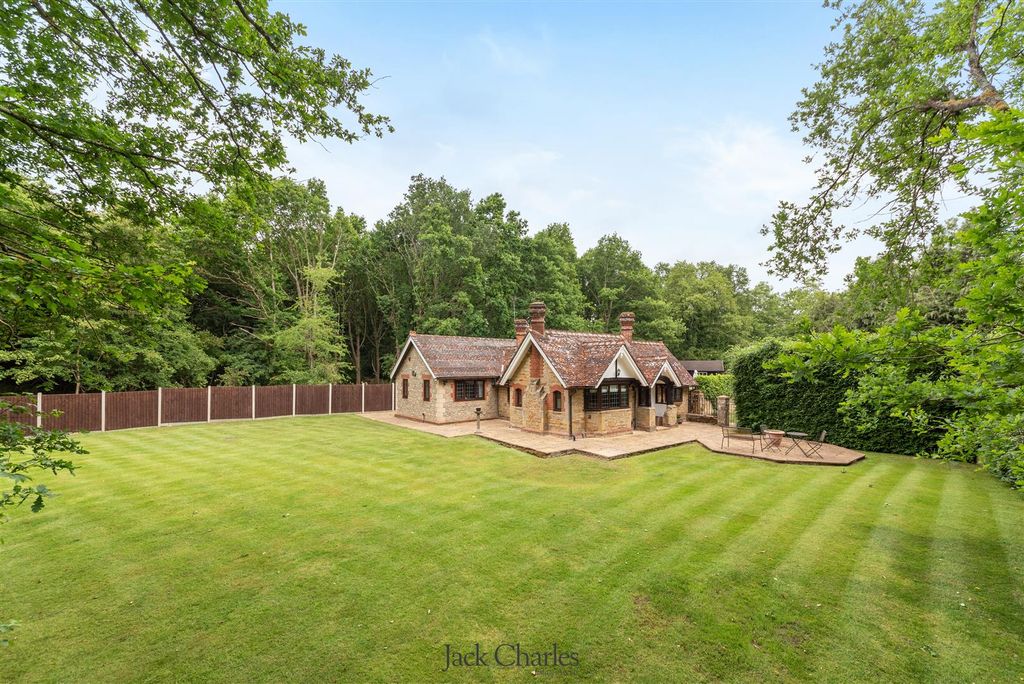 Property photo 1 of 30 The Lodge 39.Jpg