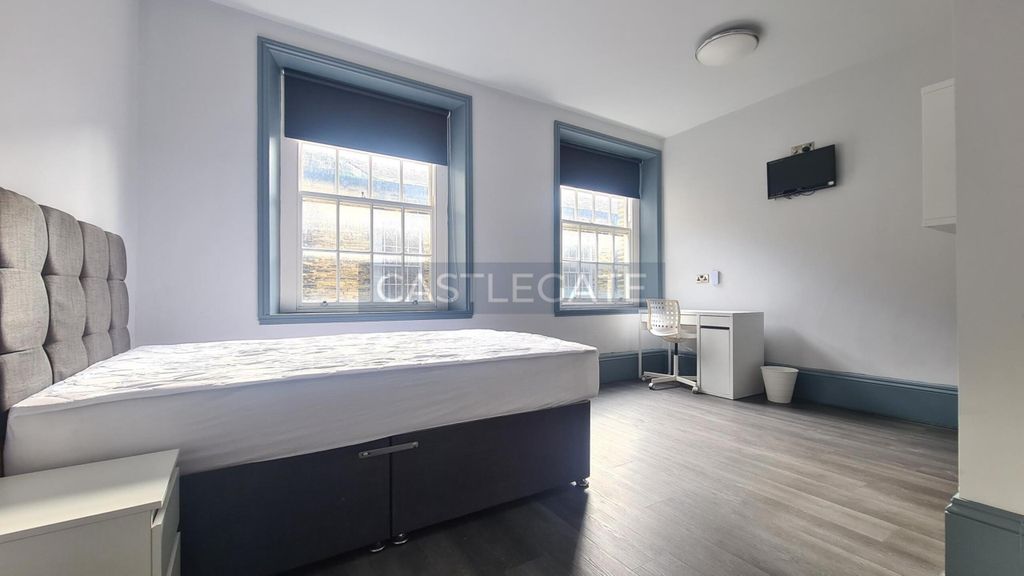 Property photo 2 of 13 Room 3.2.3, Merchants Hall (1)