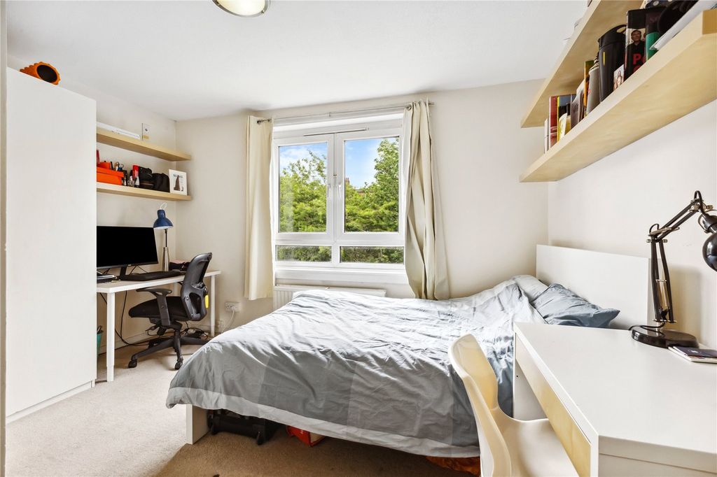 Property photo 2 of 8