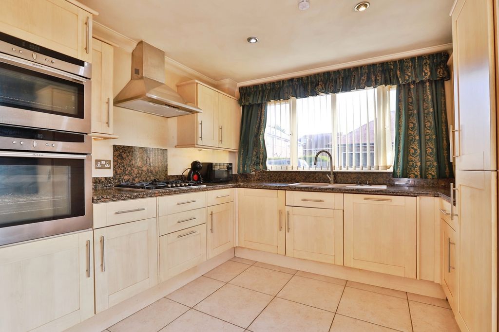 Property photo 2 of 14 Pbox-Img.Jpg