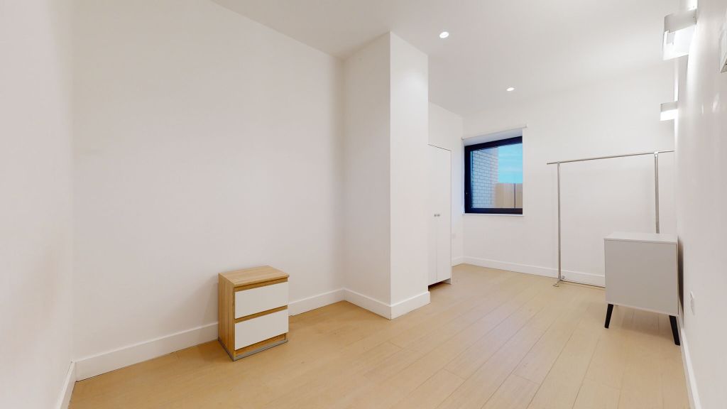 Property photo 3 of 11 Bedroom