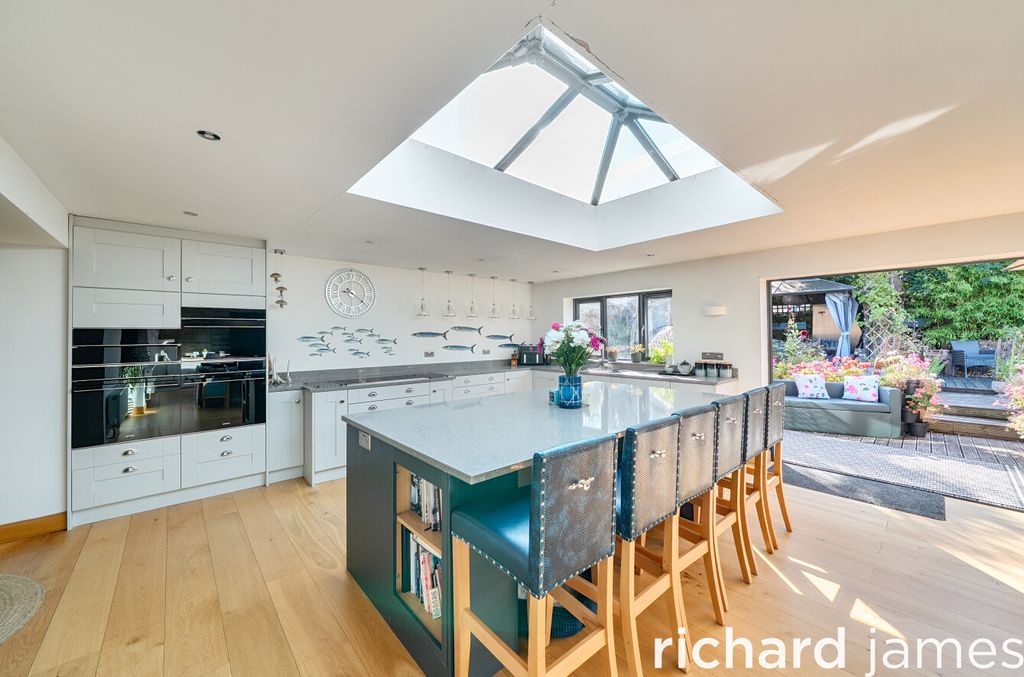 Property photo 3 of 25 Ef4F5E33328A4382B9052d9E08Bd2dc0