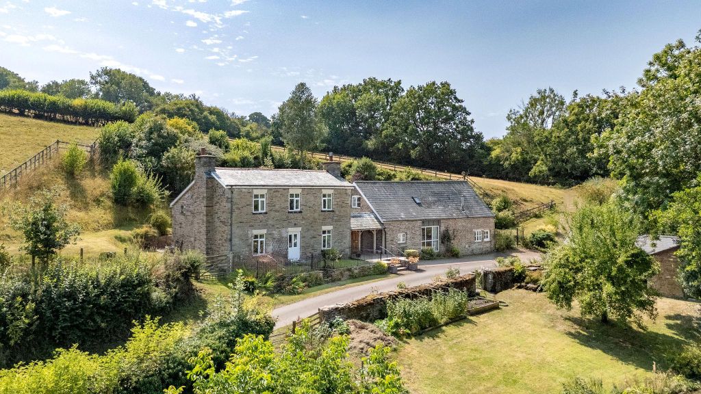 Property photo 3 of 39 Image