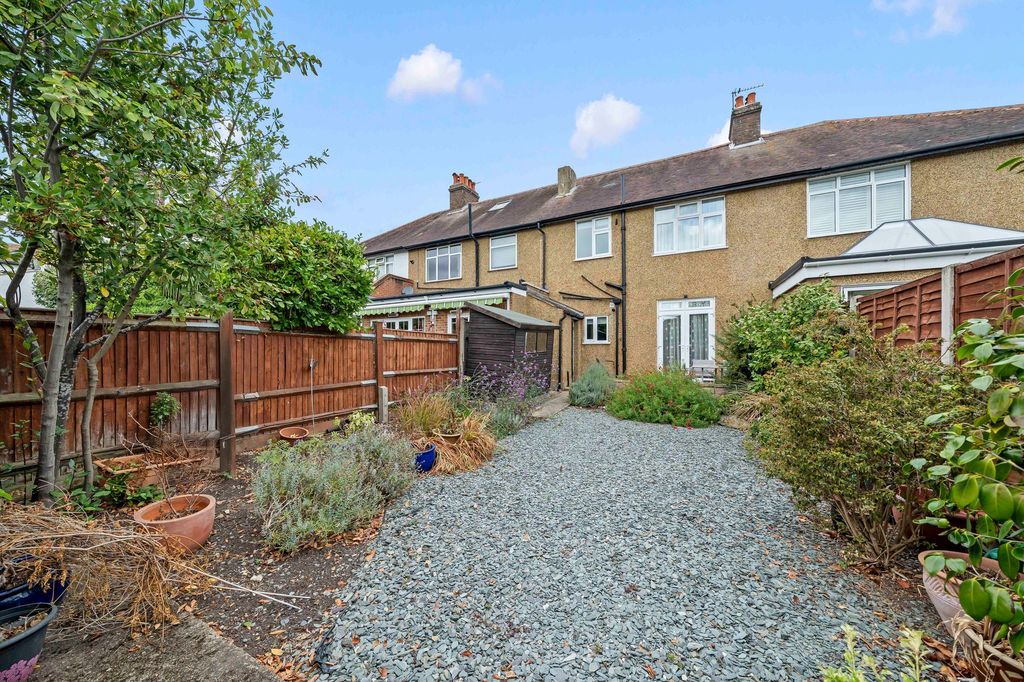 Property photo 2 of 17