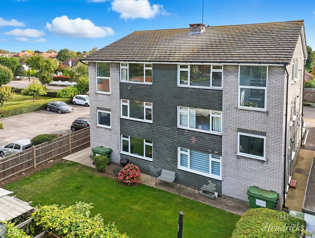 Property photo 1 of 18