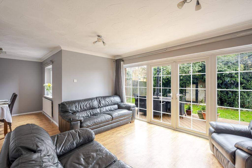 Property photo 2 of 19