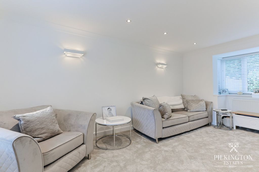 Property photo 2 of 16 6103024