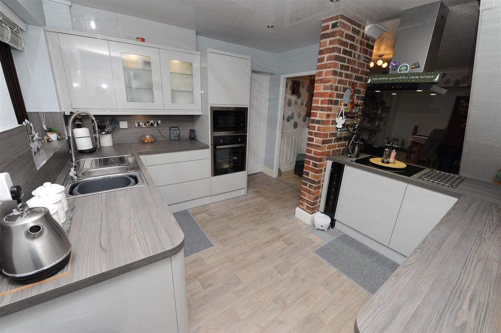 Property photo 3 of 29