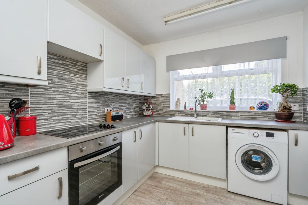 Property photo 2 of 19