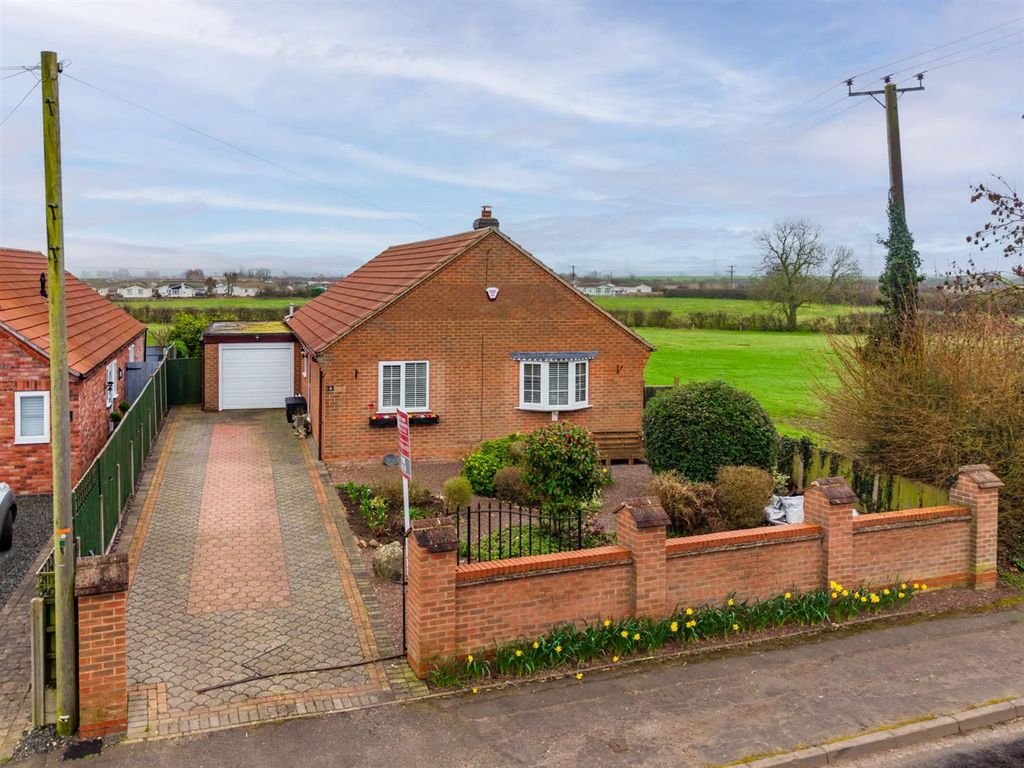 Property photo 1 of 32 6 Sedgebrook Road-2.Jpg