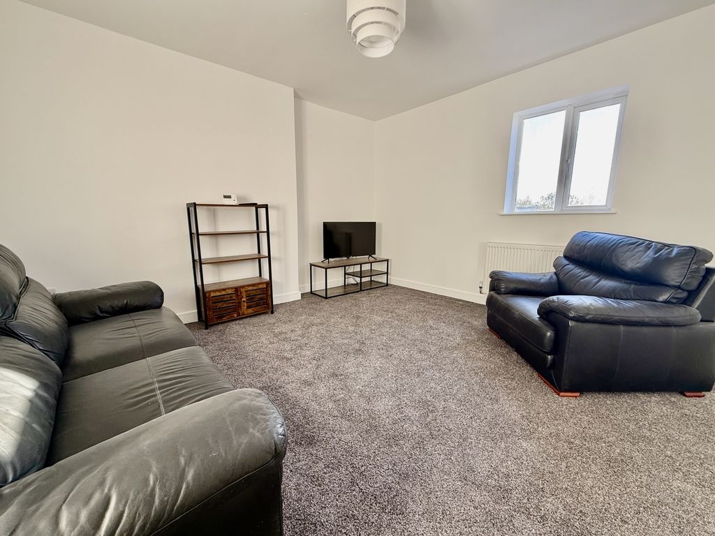 Property photo 2 of 8 Img_4001