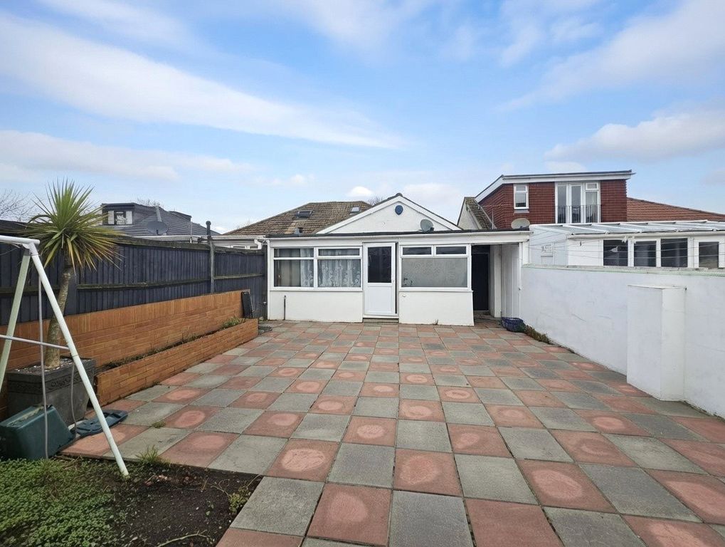 Property photo 2 of 13 Garden &amp; Rear Aspect