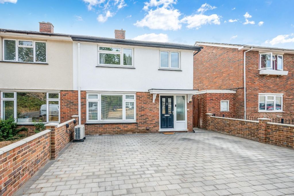 Property photo 1 of 14 Harvester Road