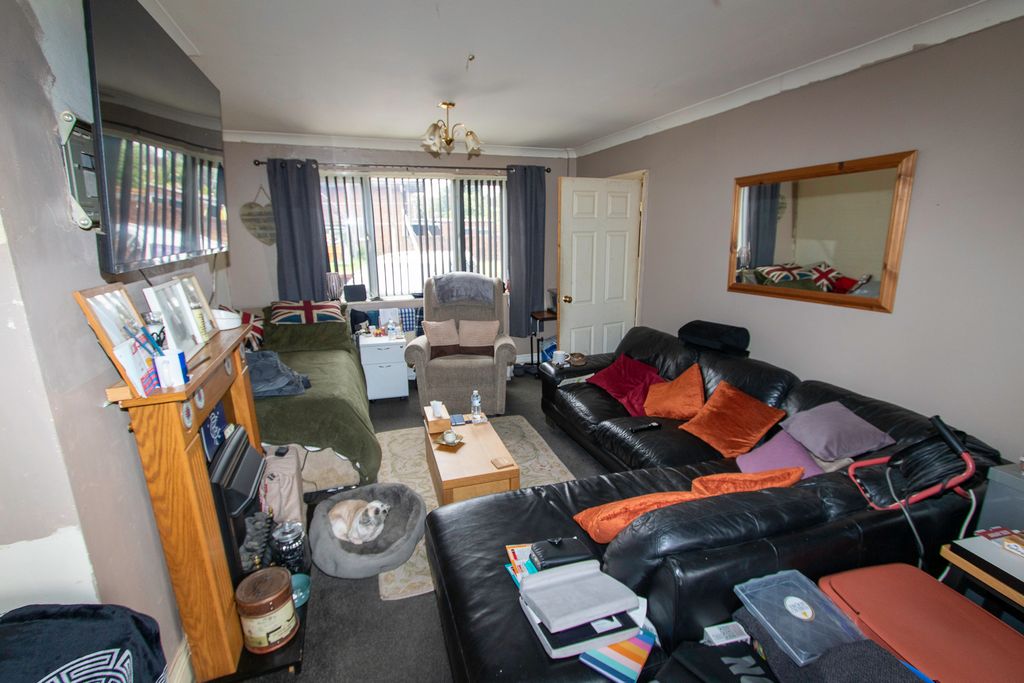 Property photo 3 of 14