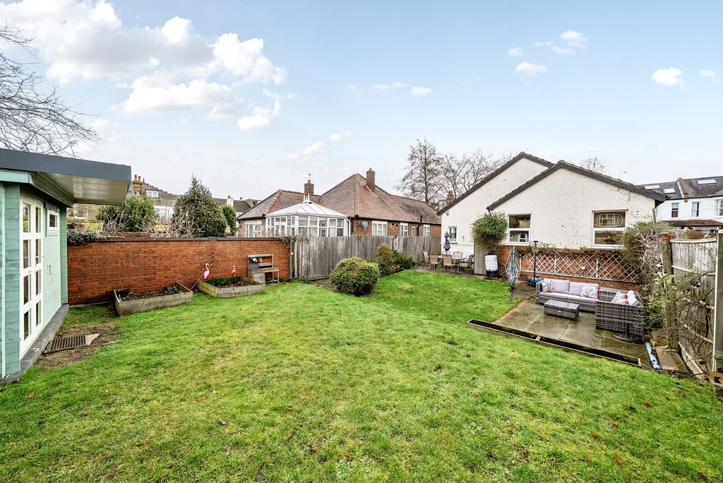 Property photo 1 of 10 1407653-23-698B18...