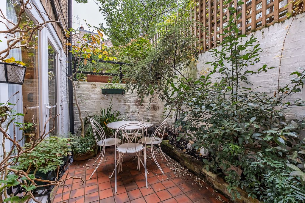 Property photo 3 of 12
