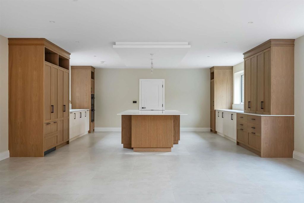 Additional image 21 of 4 bed detached house for saleCross Lanes, Guildford GU1