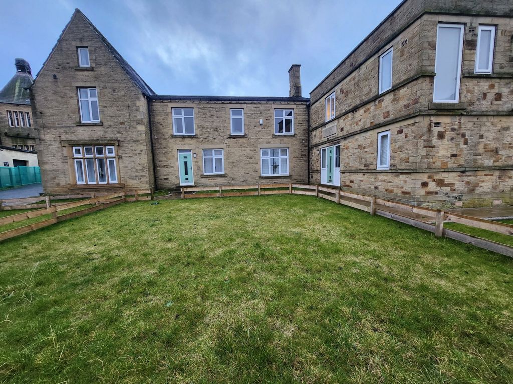 Property photo 2 of 67 Gallery