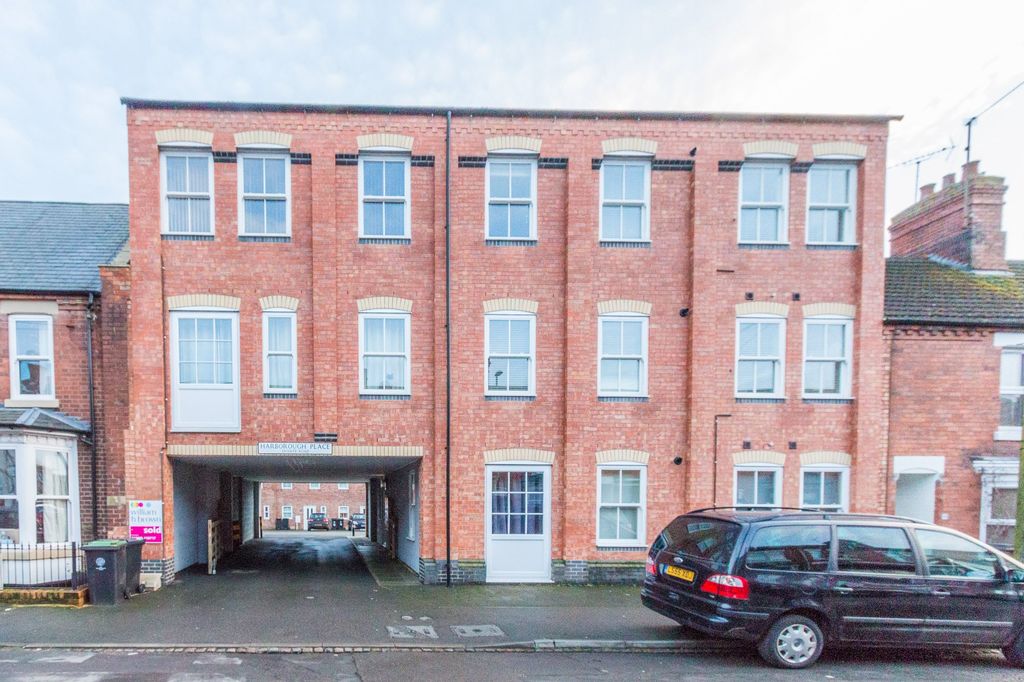 Property photo 1 of 8 Whole Block Shown