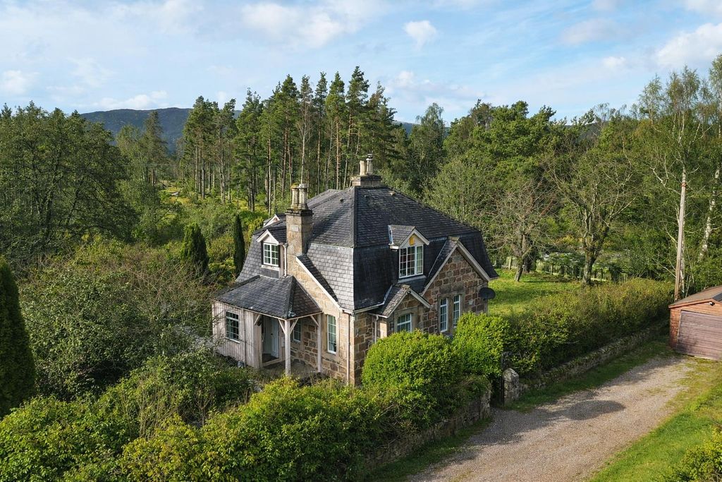 Property photo 1 of 30 Coylum House, Coylumbridge, Aviemore