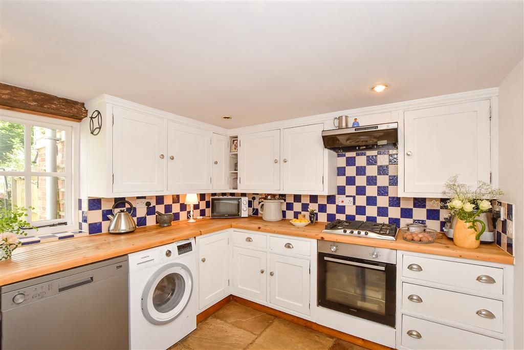 Property photo 3 of 16 Kitchen