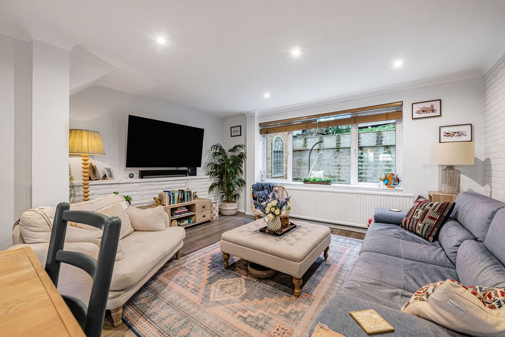 Property photo 1 of 26