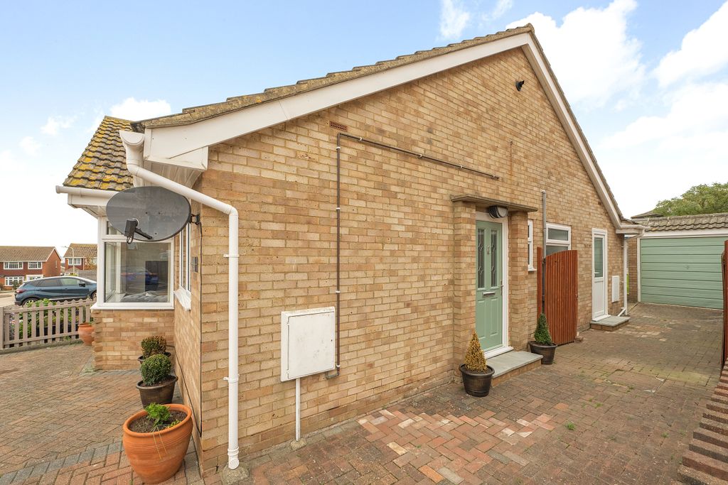 Property photo 2 of 14 Side