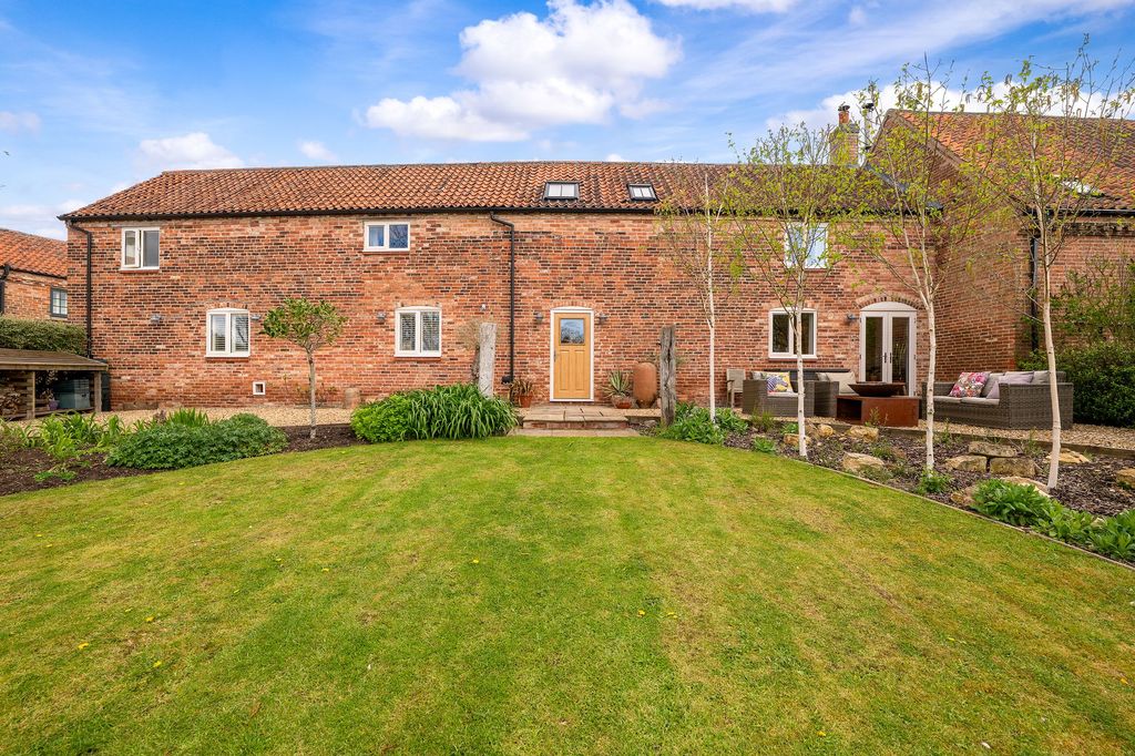 Property photo 1 of 35