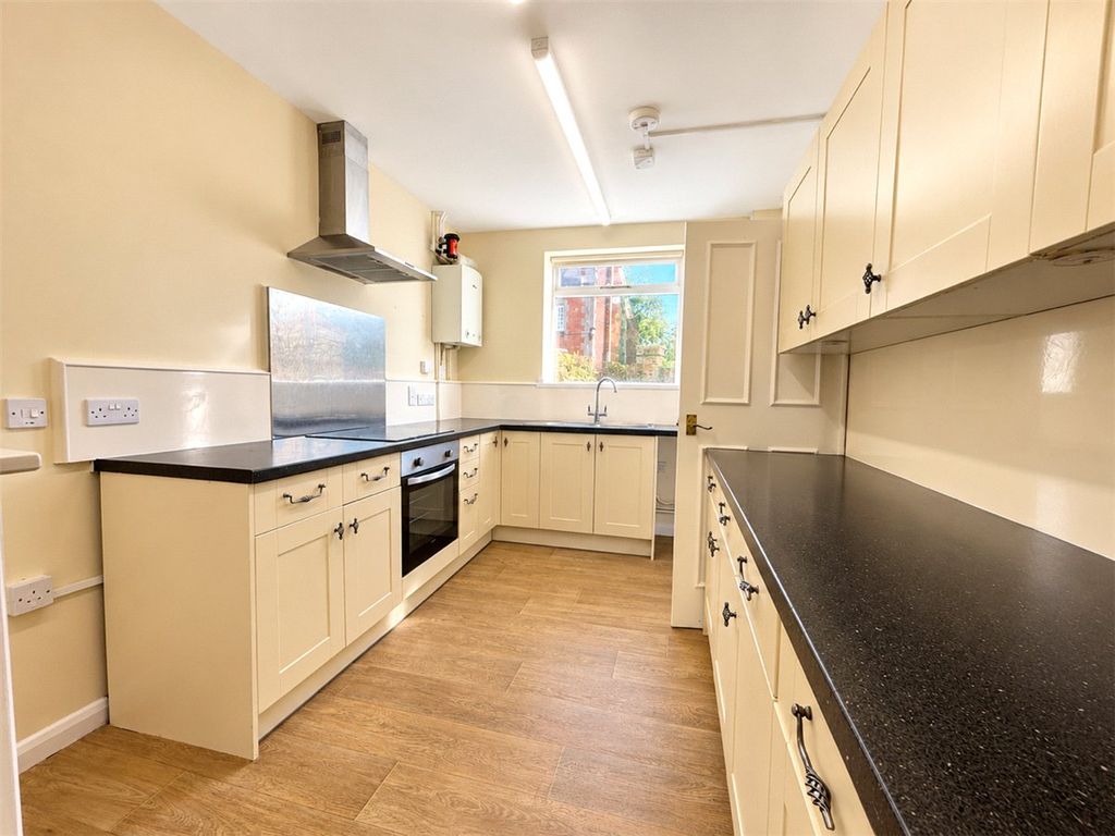 Property photo 3 of 10 Picture No. 27