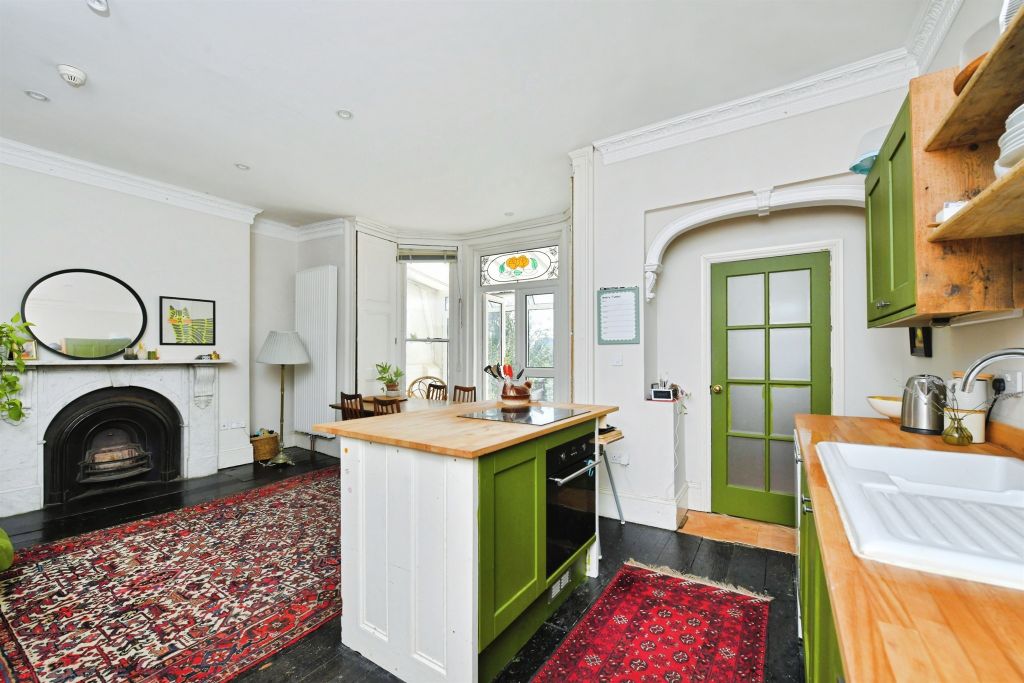 Property photo 3 of 25