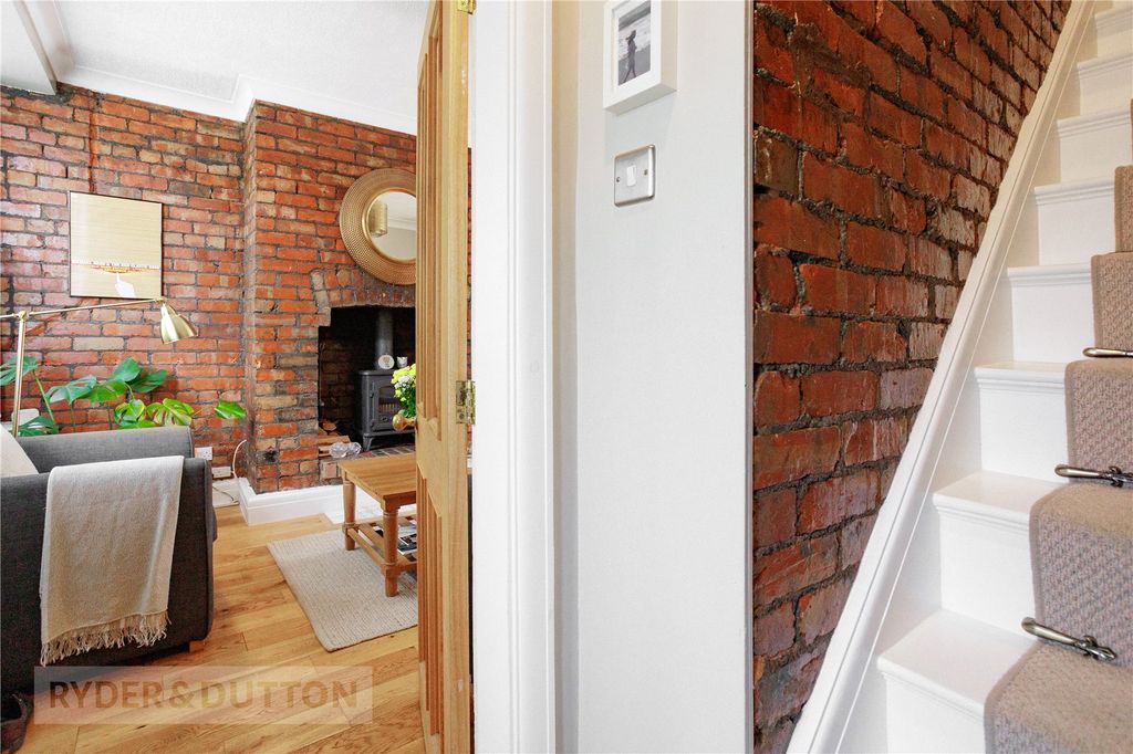 Property photo 3 of 52 Entrance Hall