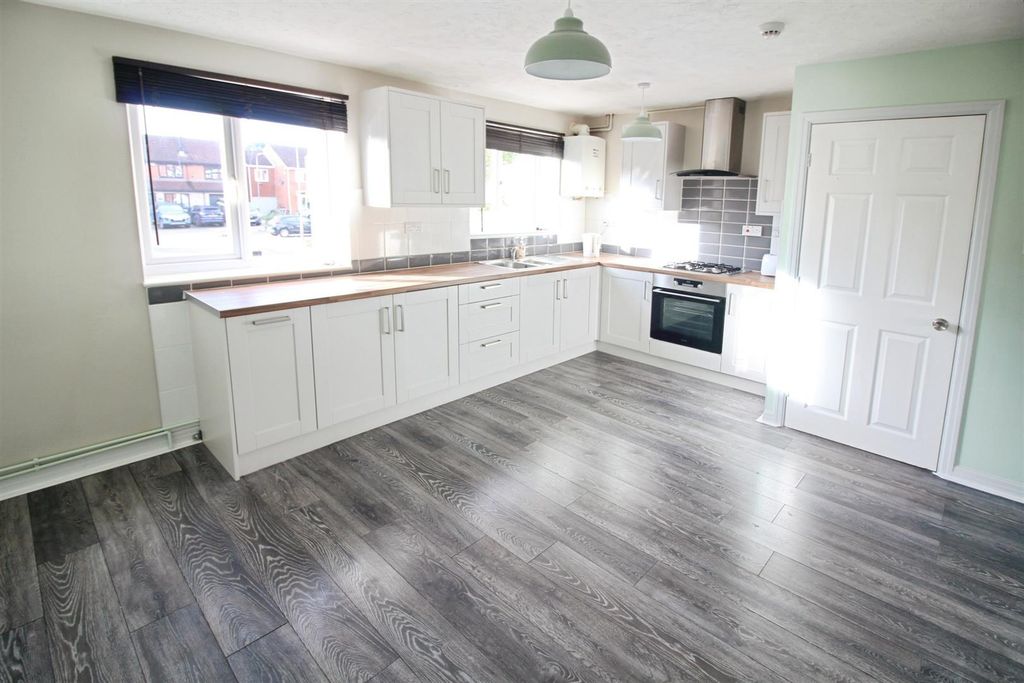 Property photo 2 of 15 Kitchen/Diner