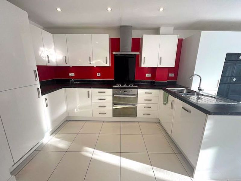 Property photo 1 of 16 Kitchen/Dining Room